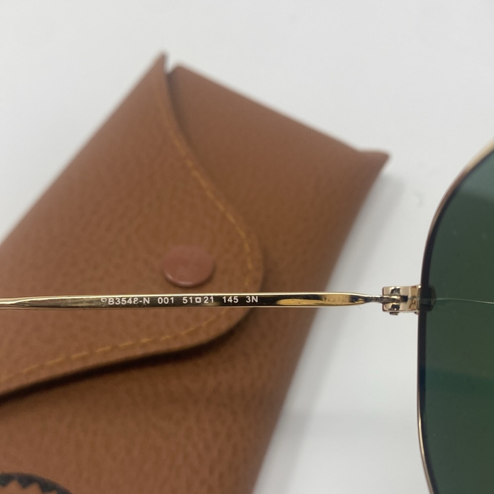 Ray-Ban
RB3548N Hexagonal Flat Lenses - Picture 3 of 6